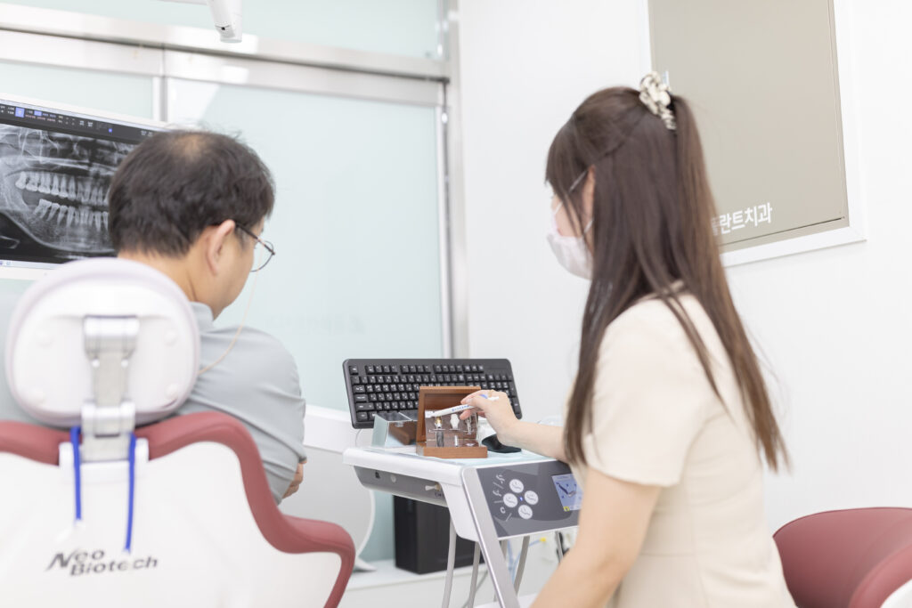 임플란트가 필요한 상태인지 어떻게 판단하나요 — 오산임플란트 진단 기준